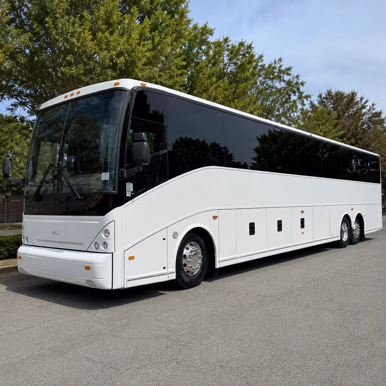 charter bus pickups and drop offs at nashville international airport bna