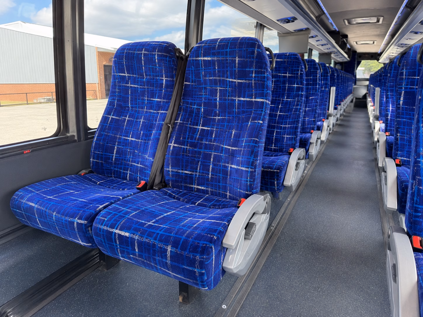 how the distance and duration of your trip affect charter bus rates in franklin tennessee
