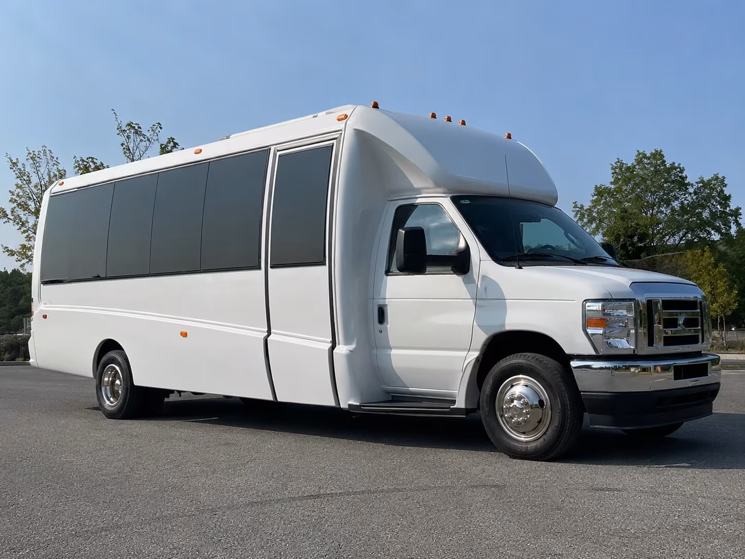 wedding guest shuttles and bachelorette party buses in franklin